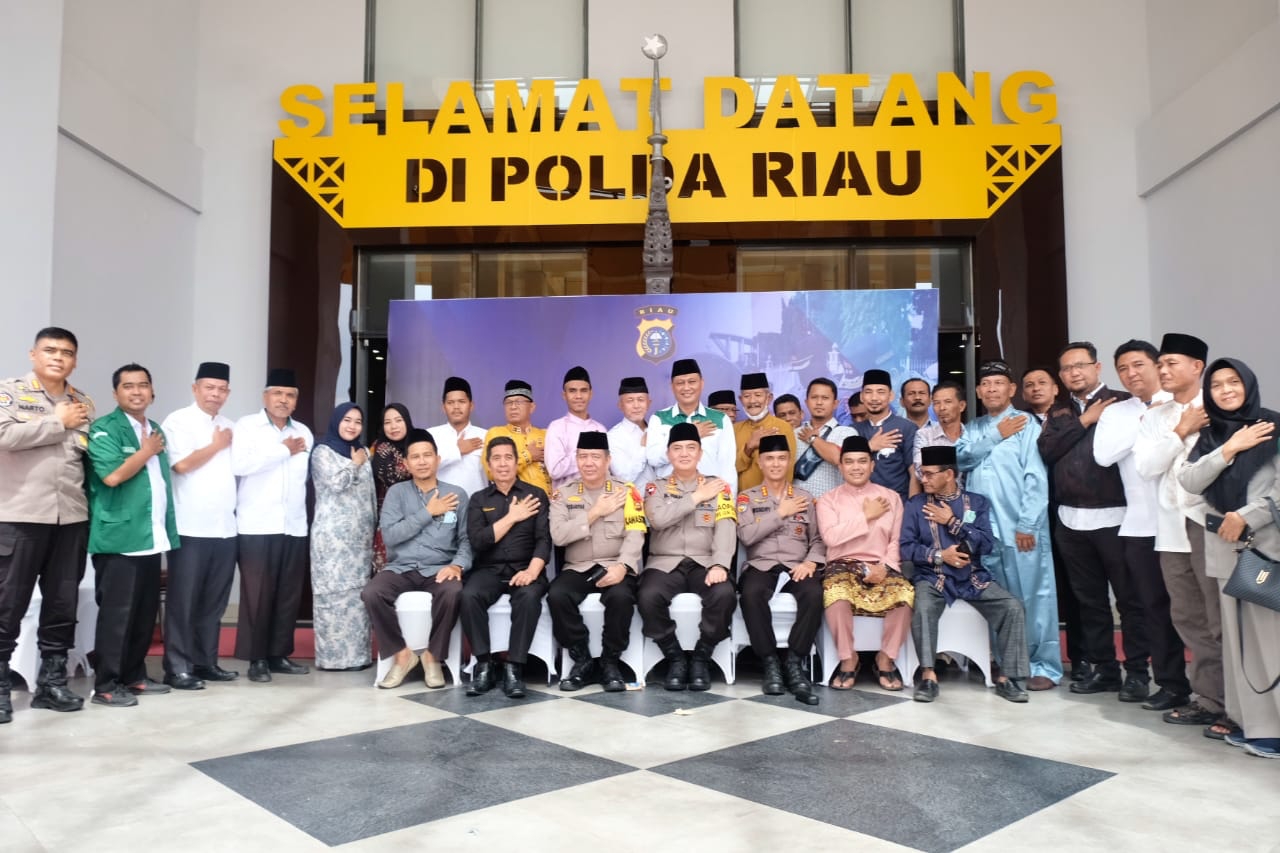 Pimpin Release Akhir Tahun 2022, Kapolda Riau Irjen Iqbal : Walau Belum Sempurna, Kami Terus Berikan Pimpin Release Akhir Tahun 2022, Kapolda Riau Irjen Iqbal : Walau Belum Sempurna, Kami Terus Berikani