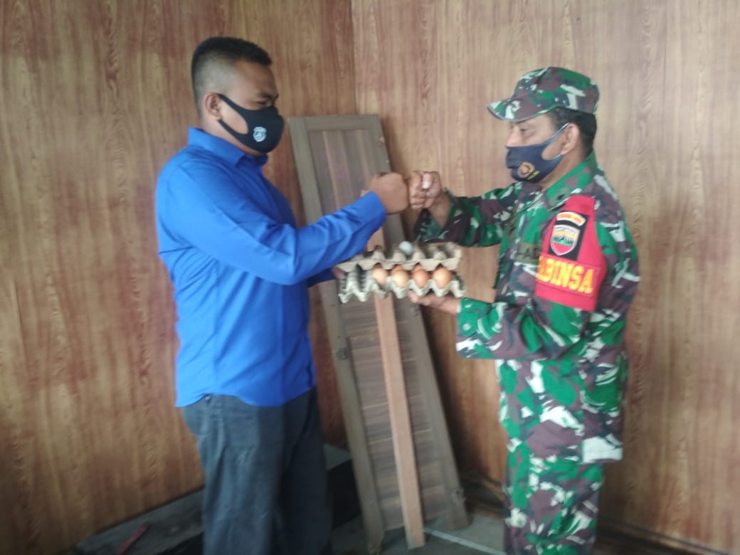 Babinsa Koramil 06/SH Lakukan kegiatan Jum'at Berkah Ke Masyarakati