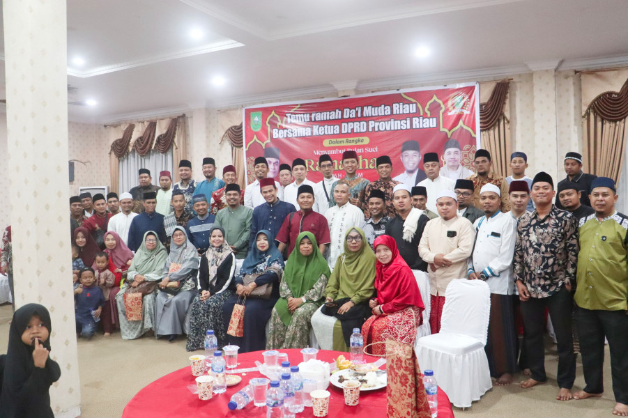 Ketua DPRD Riau dari PDIP Ajak Muballigh Berperan dalam Kontrol Sosial Politik dan Pembangunan Ketua DPRD Riau dari PDIP Ajak Muballigh Berperan dalam Kontrol Sosial Politik dan Pembangunani