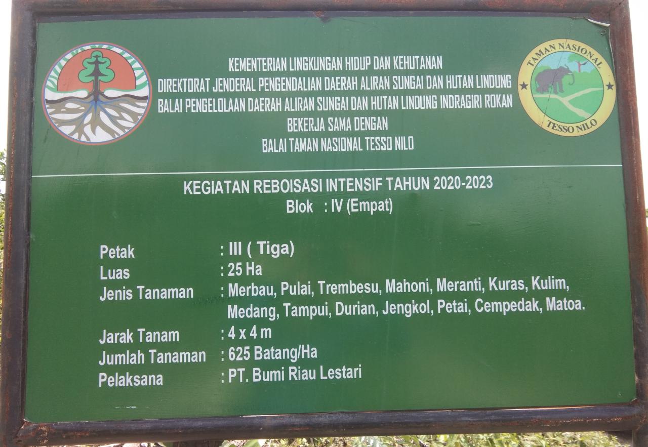 Menteri Kehutanan dan KAPOLDA RIAU  harus segara menangkap perambah hutan TNTNi