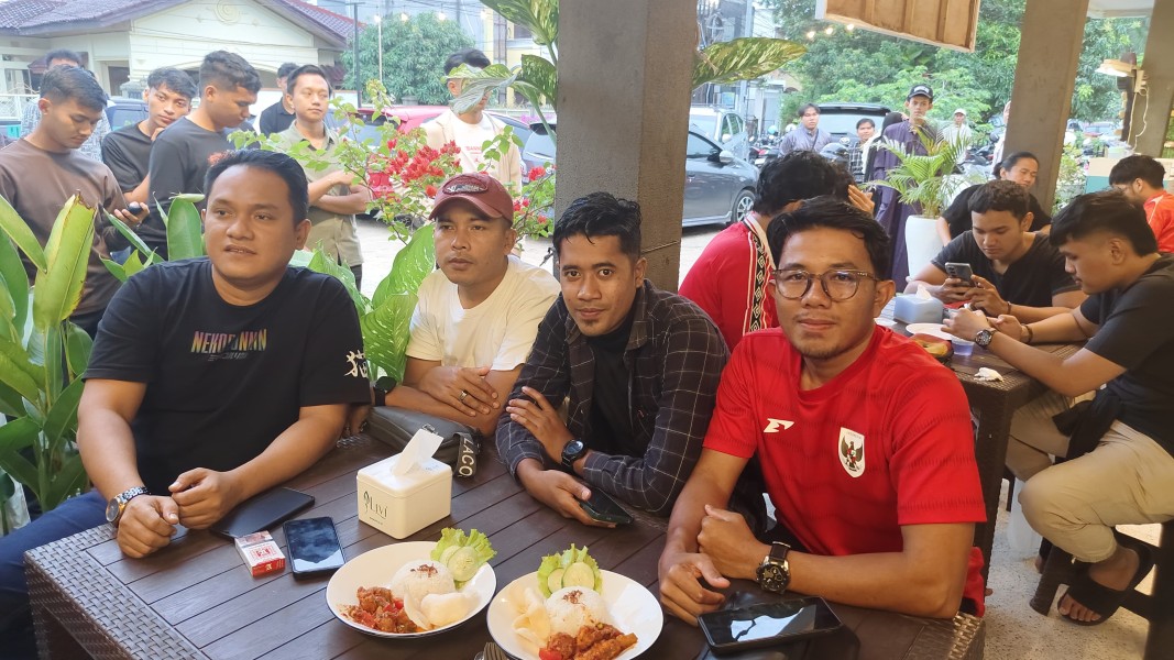 Pendukung Timnas Indonesia Masih Optimis Indonesia Menang Lawan Bahrain Pendukung Timnas Indonesia Masih Optimis Indonesia Menang Lawan Bahraini