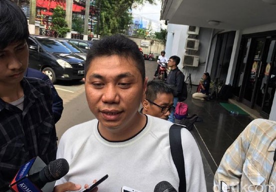 Jansen PD soal Harun Masiku: Menkum yang Harusnya Dicopot, Bukan Ronny Sompie Jansen PD soal Harun Masiku: Menkum yang Harusnya Dicopot, Bukan Ronny Sompiei