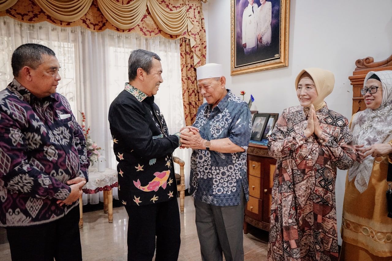 Mantan Gubernur Bakal Hadiri Perayaan Hari Jadi ke-65 Riau Mantan Gubernur Bakal Hadiri Perayaan Hari Jadi ke-65 Riaui