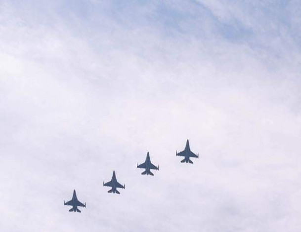 8 Pesawat F-16 TNI AU-US PACAF, Terbang Familiarisasi