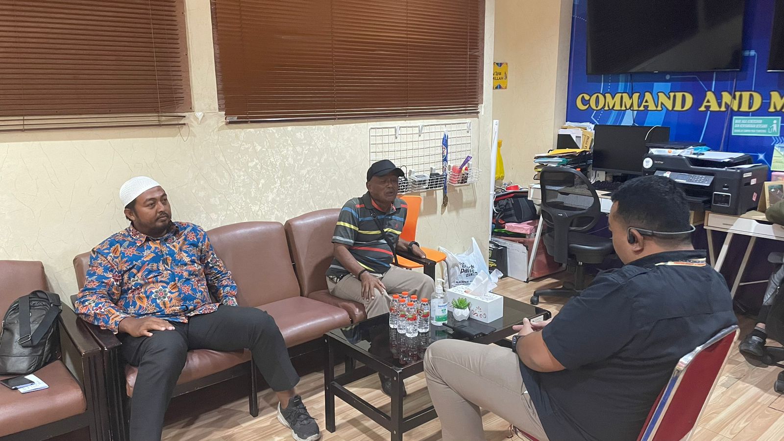 Silaturahmi PIMRED MEDIA gentaonline.com dengan Humas ATR/BPN Kota Pekanbaru, Bahas Apa ya ? Silaturahmi PIMRED MEDIA gentaonline.com dengan Humas ATR/BPN Kota Pekanbaru, Bahas Apa ya ?i
