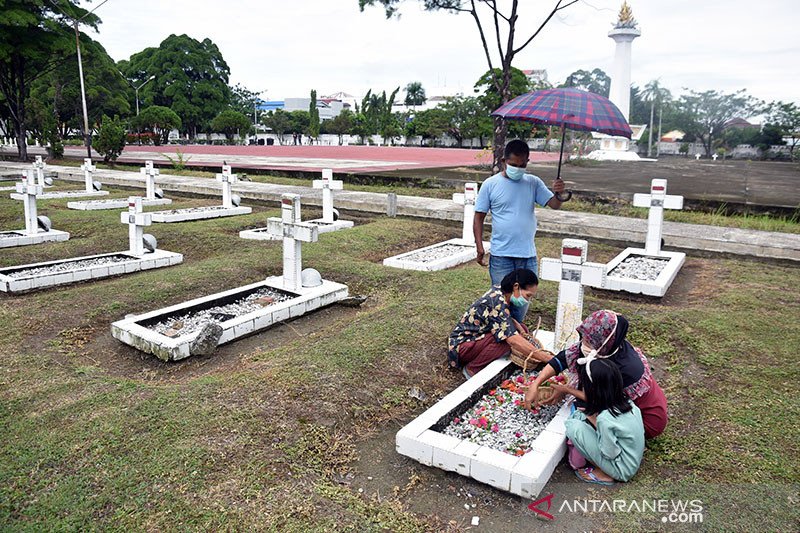 Taman Makam Pahlawan Pekanbaru Jadi Sasaran Maling Taman Makam Pahlawan Pekanbaru Jadi Sasaran Malingi