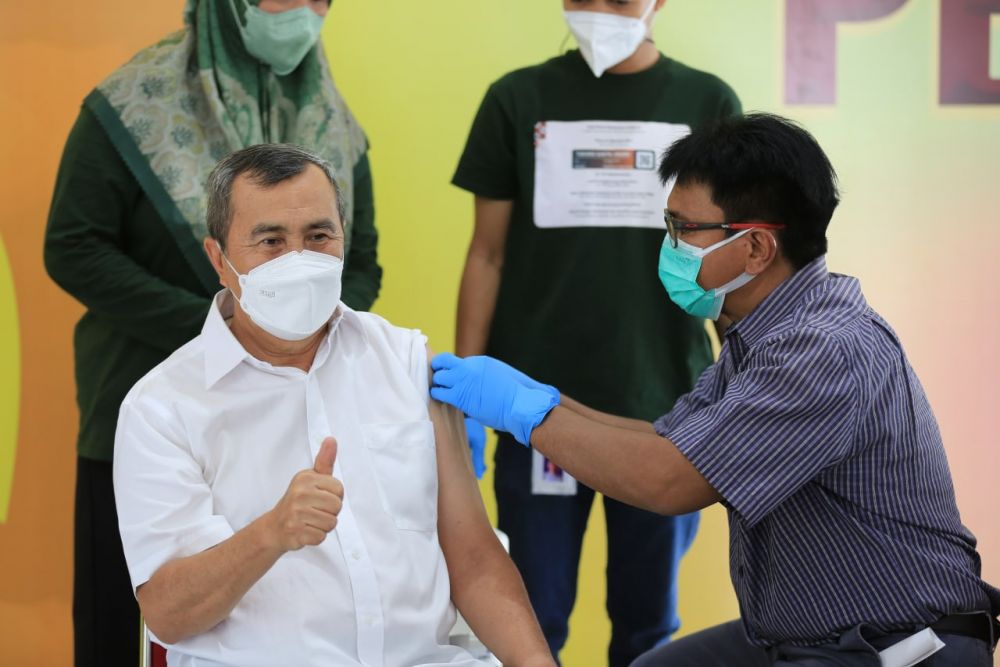 Gubernur Riau Syamsuar Dinyatakan Sembuh dari COVID-19 Gubernur Riau Syamsuar Dinyatakan Sembuh dari COVID-19i
