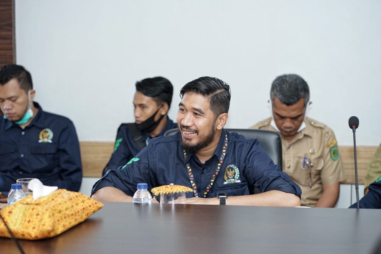ANGGARAN ALUTSISTA : PERTAHANAN KEAMANAN ATAU MENGAMANKAN PERTAHANAN ? ANGGARAN ALUTSISTA : PERTAHANAN KEAMANAN ATAU MENGAMANKAN PERTAHANAN ?i