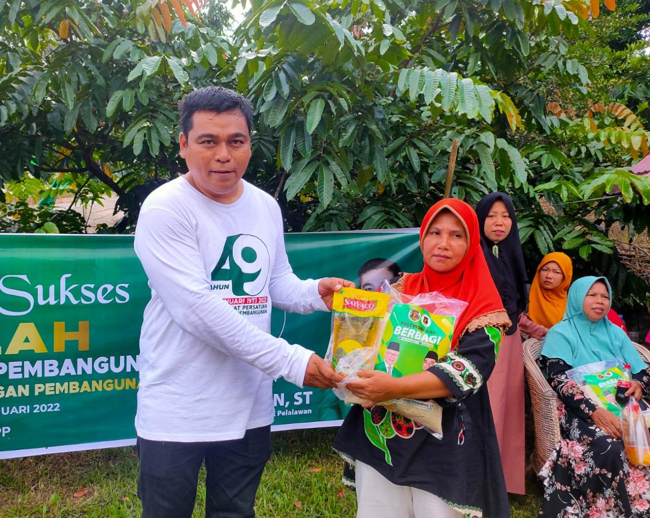 Ekspresikan Rasa Syukur di Harlah PPP ke-49, Yose Indrawan Gelar Khitanan dan Bagi Sembako Ekspresikan Rasa Syukur di Harlah PPP ke-49, Yose Indrawan Gelar Khitanan dan Bagi Sembakoi