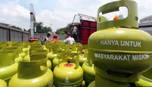 Diskopukmperindag Pelalawan Ancam Cabut Izin Bagi Pangkalan LPG Nakal Diskopukmperindag Pelalawan Ancam Cabut Izin Bagi Pangkalan LPG Nakali