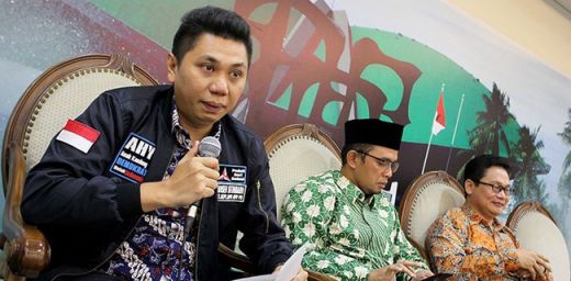 PDIP Akan Polisikan Rocky Gerung, Demokrat: Itu Cemen Namanyai