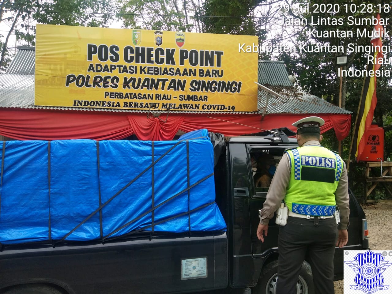 Tekan Penyebaran Covid - 19, TNI-Polri Masih Disiagakan di Perbatasan Sumbar - Riau Tekan Penyebaran Covid - 19, TNI-Polri Masih Disiagakan di Perbatasan Sumbar - Riaui