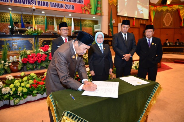 DPRD Riau Gelar Sidang Paripurna Penyerahan LHP BPK RI atas Laporan Keuangan Pemprov Riau Tahun 2018