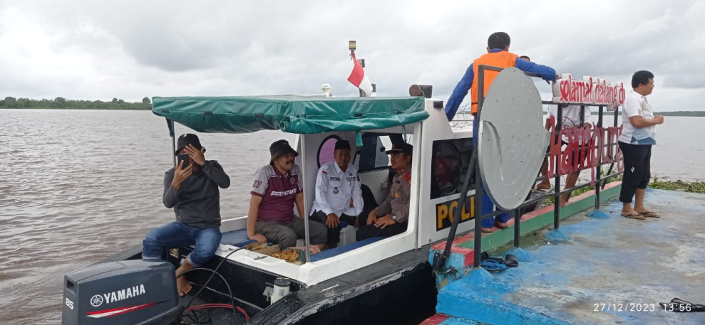 Ciptakan Situasi Kondusif pada Pemilu tahun 2024,Dit Intelkam Polda Riau cek lokasi pendistribusian logistik diwilayah terisolir di Kab. Pelalawan Ciptakan Situasi Kondusif pada Pemilu tahun 2024,Dit Intelkam Polda Riau cek lokasi pendistribusian logistik diwilayah terisolir di Kab. Pelalawani