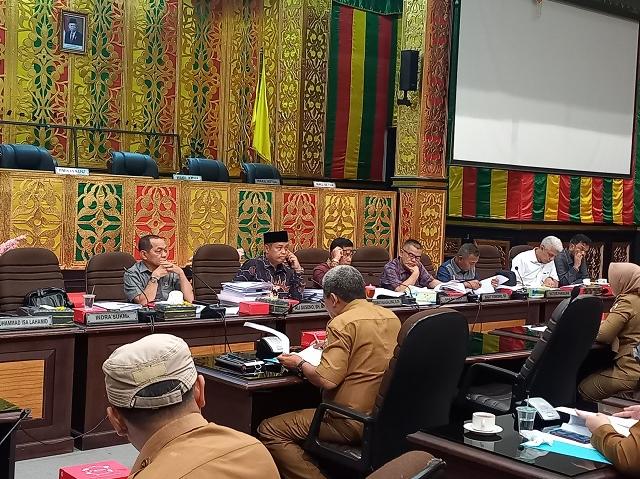 Bahas Anggaran 2023, Komisi I Hearing Bersama Camat Se Kota Pekanbaru Bahas Anggaran 2023, Komisi I Hearing Bersama Camat Se Kota Pekanbarui