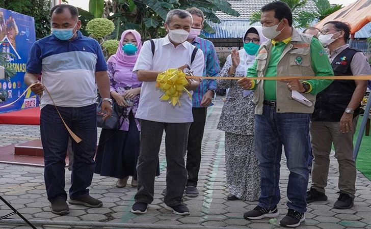 Gubernur Riau Resmikan Rumah Vaksin 24 Jam di Pekanbaru Gubernur Riau Resmikan Rumah Vaksin 24 Jam di Pekanbarui