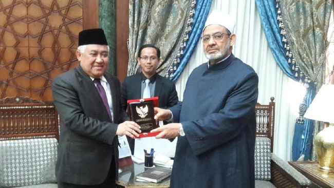 Wakilkan Jokowi, Din Syamsuddin Undang Imam Besar Al-Azhar Wakilkan Jokowi, Din Syamsuddin Undang Imam Besar Al-Azhari