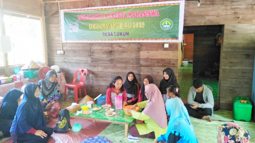 Mahasiswa Universitas Riau Sosialisasikan Pembuatan Nugget Ikan Lele di Desa Lukun Mahasiswa Universitas Riau Sosialisasikan Pembuatan Nugget Ikan Lele di Desa Lukuni