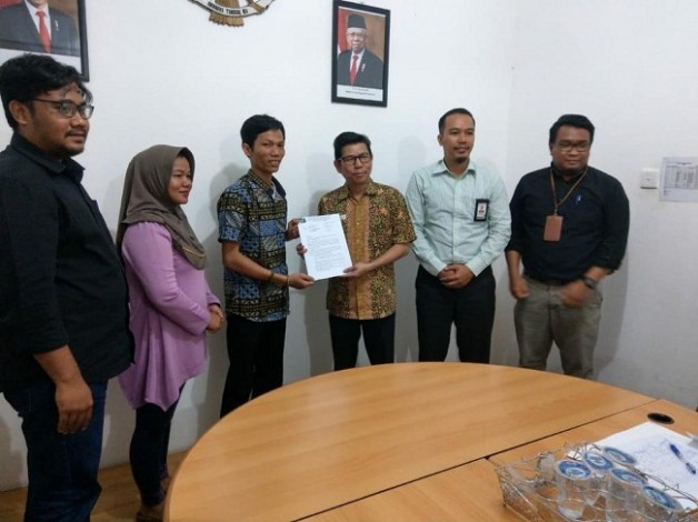 Penahanan Ijazah Siswa oleh Sekolah Dilaporkan ke Ombudsman Penahanan Ijazah Siswa oleh Sekolah Dilaporkan ke Ombudsmani
