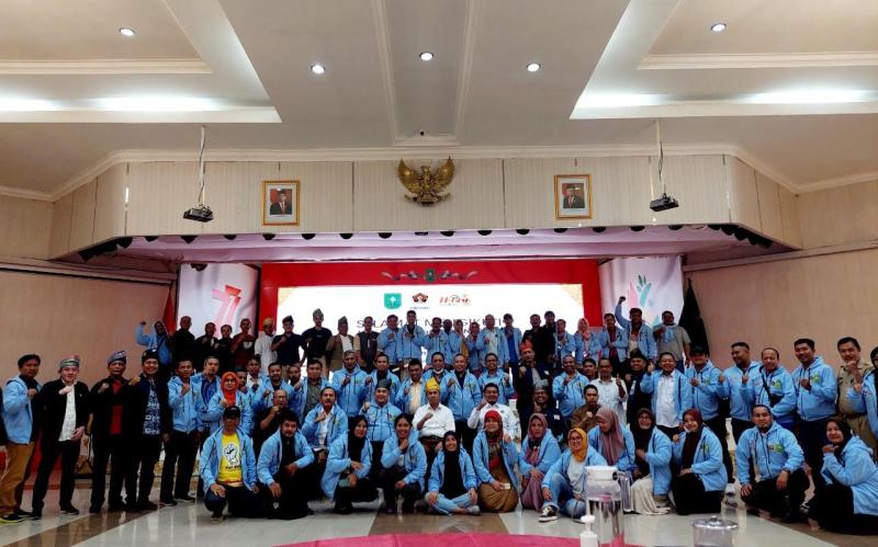 Dilepas Gubernur Syamsuar, Ratusan Insan Pers Riau Siap Ramaikan HPN 2023 Dilepas Gubernur Syamsuar, Ratusan Insan Pers Riau Siap Ramaikan HPN 2023i