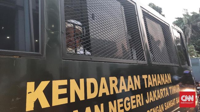 Rizieq Masuk Arena Sidang, Aparat TNI-Polri Bersiaga Rizieq Masuk Arena Sidang, Aparat TNI-Polri Bersiagai