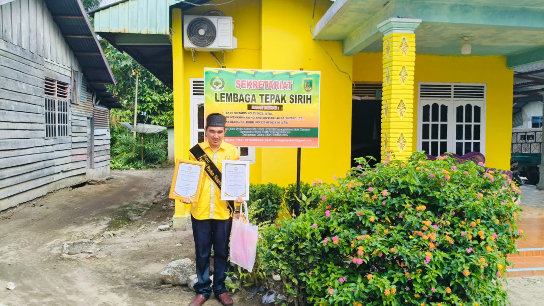 Mengenal Lebih Dekat Rahmat Pantun, Sang Motivator Pemuda yang Hobi Berpantuni
