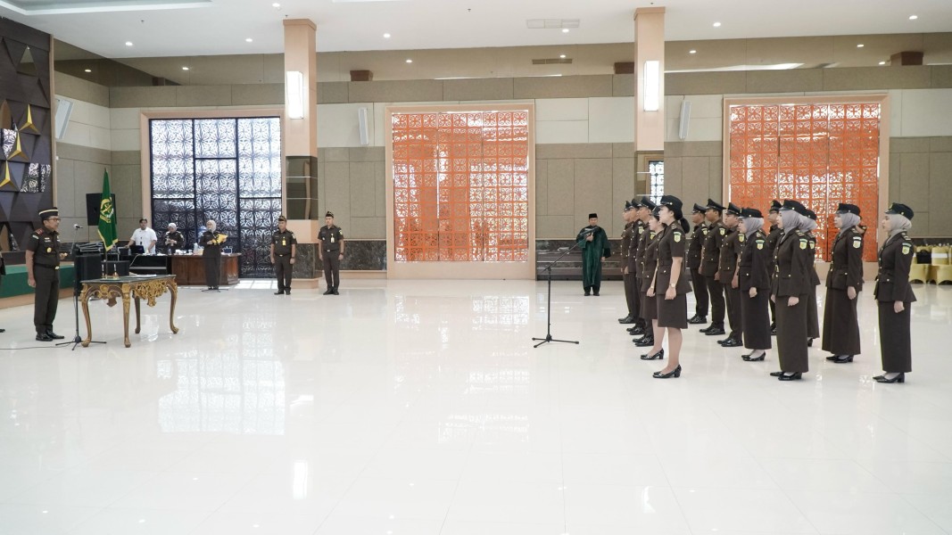 Kajati Riau Lantik dan Ambil Sumpah PNS Kejati Riau Kajati Riau Lantik dan Ambil Sumpah PNS Kejati Riaui