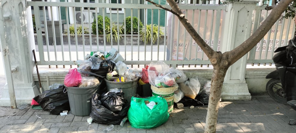 Dugaan Lemahnya Manajemen SDM Koordinator LPS Tobekgodang, Warga Keluhkan Sampah Menumpuk