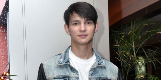 Gara-gara ini Marcell Darwin jauhi adik Dewi Perssik Gara-gara ini Marcell Darwin jauhi adik Dewi Perssiki