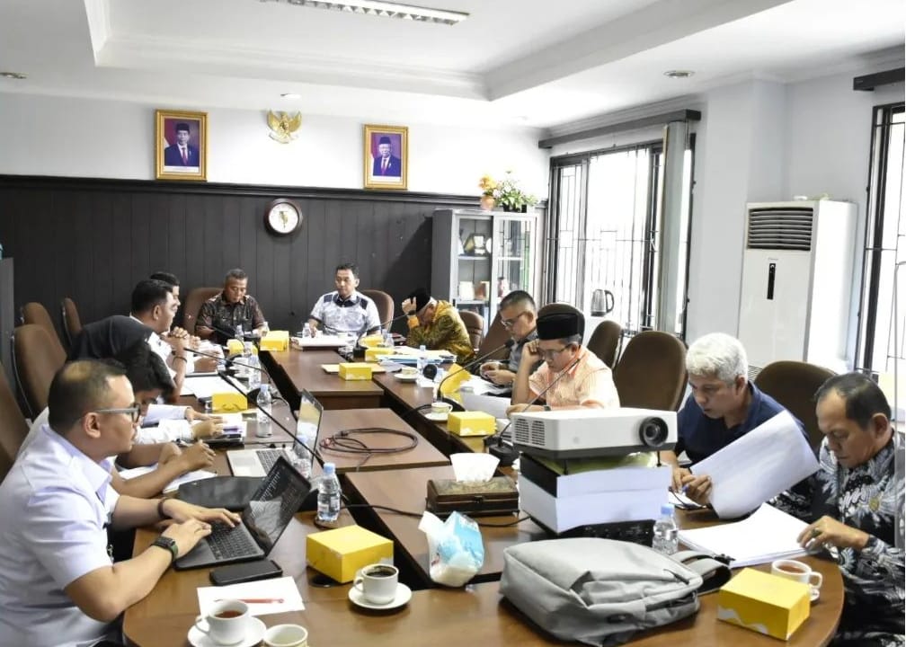Hearing Komisi I Bersama DPM-PTSP Pekanbaru, Usulan Anggaran Rp 43 Miliar Bakal Dirasionalisasi Hearing Komisi I Bersama DPM-PTSP Pekanbaru, Usulan Anggaran Rp 43 Miliar Bakal Dirasionalisasii