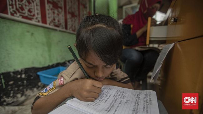Korban-korban PJJ, Buah Simalakama Pendidikan di Masa Pandemi Korban-korban PJJ, Buah Simalakama Pendidikan di Masa Pandemii