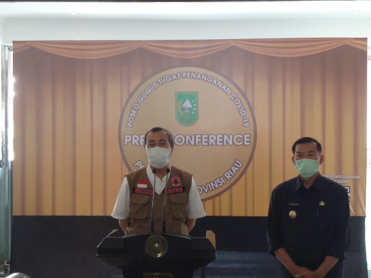 Gubri Syamsuar Usulkan PSBB Tingkat Provinsi ke Menkes Gubri Syamsuar Usulkan PSBB Tingkat Provinsi ke Menkesi
