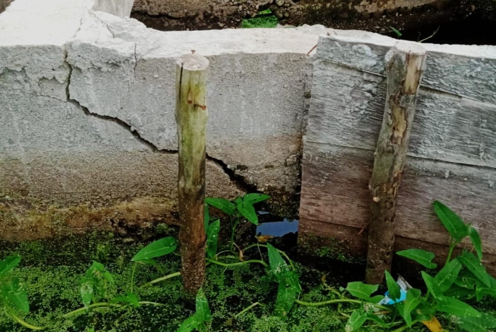 Hitungan Bulan Proyek Drainase 1,5 M Sudah Retak-retak, Kadis PUTR Rohil Bungkam Hitungan Bulan Proyek Drainase 1,5 M Sudah Retak-retak, Kadis PUTR Rohil Bungkami