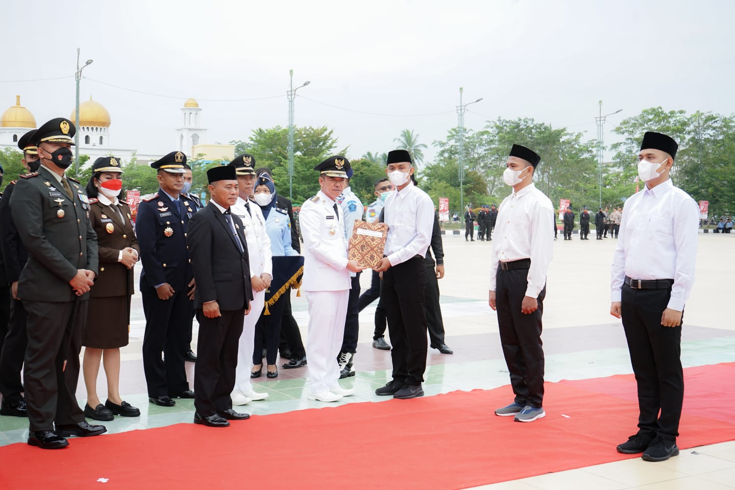 12 Narapidan di Rohil Bebas Usai Dapat Remisi di Hari Kemerdekaan 12 Narapidan di Rohil Bebas Usai Dapat Remisi di Hari Kemerdekaani