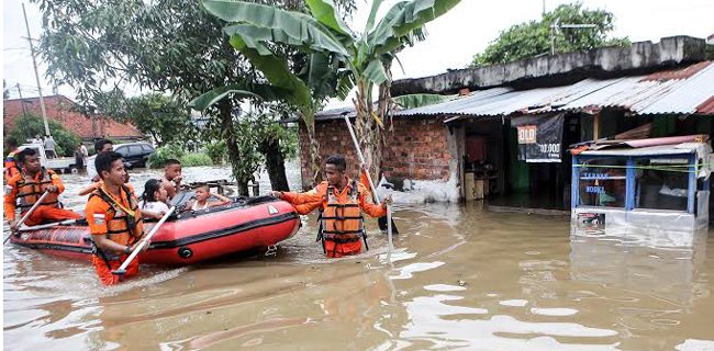 Soal Banjir Pengamat : Gubernur dan Presiden Harus Bertanggung Jawab Soal Banjir Pengamat : Gubernur dan Presiden Harus Bertanggung Jawabi