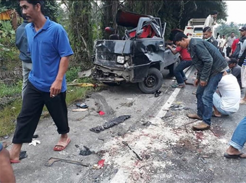 Kecelakaan Maut di Kampar Tewaskan Supir L300, Dua Lainnya Luka-lukai