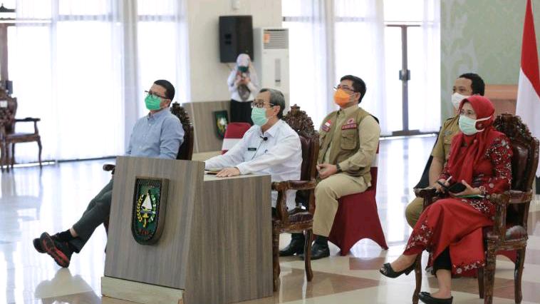 Pemprov Riau Terima Bantuan PCR Dari Temasek Fondation Singapurai