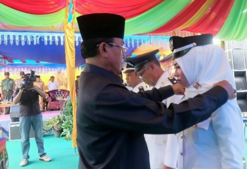 Pelantikan 6 Kades di Gaung, Wardan Minta Fokus Menjalankan Amanah dan Program yang Tersusun Pelantikan 6 Kades di Gaung, Wardan Minta Fokus Menjalankan Amanah dan Program yang Tersusuni