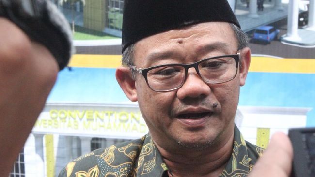 Sekum PP Muhammadiyah Tolak Jadi Wakil Mendikbud Nadiem Sekum PP Muhammadiyah Tolak Jadi Wakil Mendikbud Nadiemi