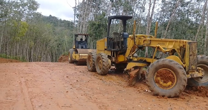 Afdal Pastikan Pembukaan Badan Jalan di Desa Puga Bukan Proyek Dinas PU
