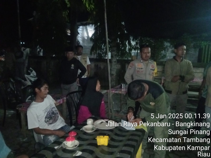 Bhabinkamtibmas dan Satpol PP Tambang Gerebek Warung Remang-Remang di Sungai Pinang, Berikan Himbauan Keras! Bhabinkamtibmas dan Satpol PP Tambang Gerebek Warung Remang-Remang di Sungai Pinang, Berikan Himbauan Keras!i
