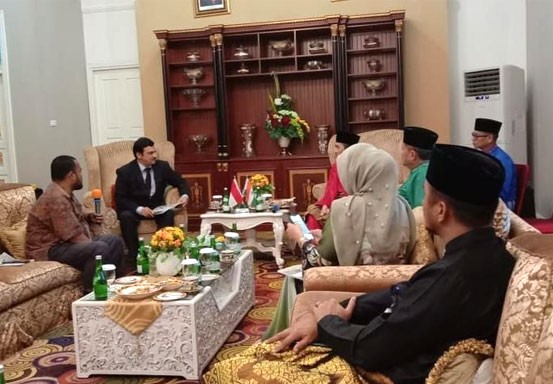 Gubri Promosikan Pariwisata dan Sawit ke Konjen India Gubri Promosikan Pariwisata dan Sawit ke Konjen Indiai