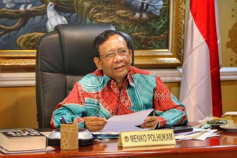 Mahfud MD: Mungkin Covid-19 akan Selamanya Bersama Kita Mahfud MD: Mungkin Covid-19 akan Selamanya Bersama Kitai