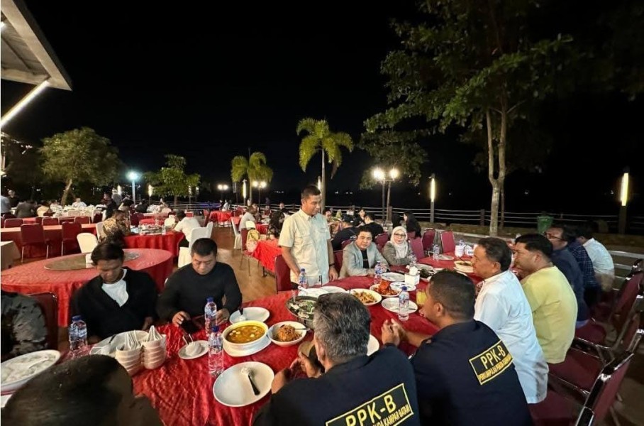 Ngopi Dengan Pemuda di Rantau, Bupati Kampar Tebar Semangat Persatuan di Batam Ngopi Dengan Pemuda di Rantau, Bupati Kampar Tebar Semangat Persatuan di Batami