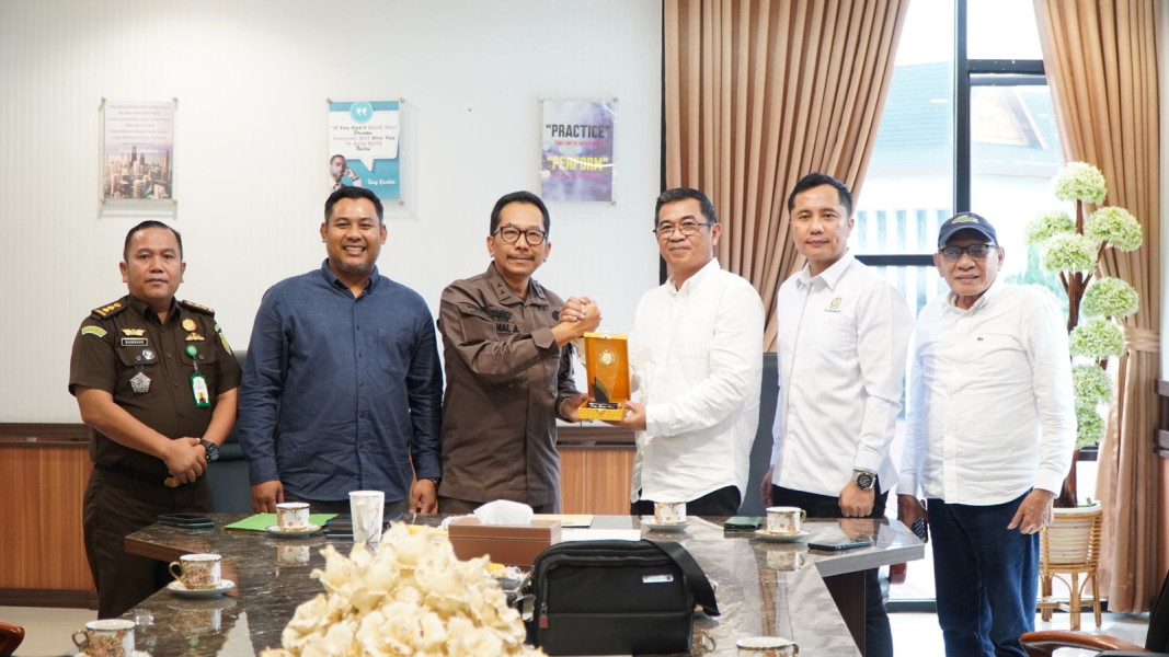 Audiensi dengan Kejati Riau Penuh Keakraban, PWI Riau Sampaikan Program Kerja Audiensi dengan Kejati Riau Penuh Keakraban, PWI Riau Sampaikan Program Kerjai