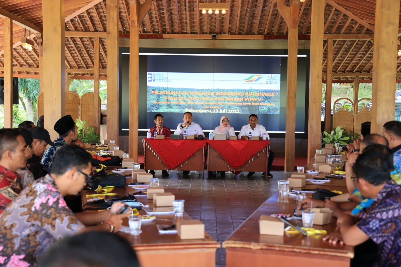 PT Perkebunan Nusantara V Rangkul 5.000 Petani Sertifikasi ISPO PT Perkebunan Nusantara V Rangkul 5.000 Petani Sertifikasi ISPOi