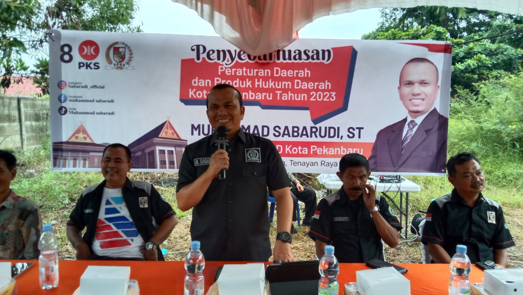 Ketua DPRD Pekanbaru Laksanakan Penyebarluasan Perda Pemberdayaan UMKM Ketua DPRD Pekanbaru Laksanakan Penyebarluasan Perda Pemberdayaan UMKMi