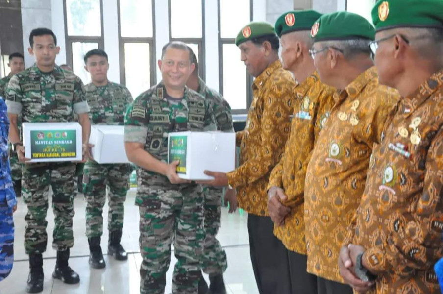 Sinergitas TNI Gelar Bakti Sosial Memperingati HUT ke-79 TNI di Wilayah Riau Sinergitas TNI Gelar Bakti Sosial Memperingati HUT ke-79 TNI di Wilayah Riaui