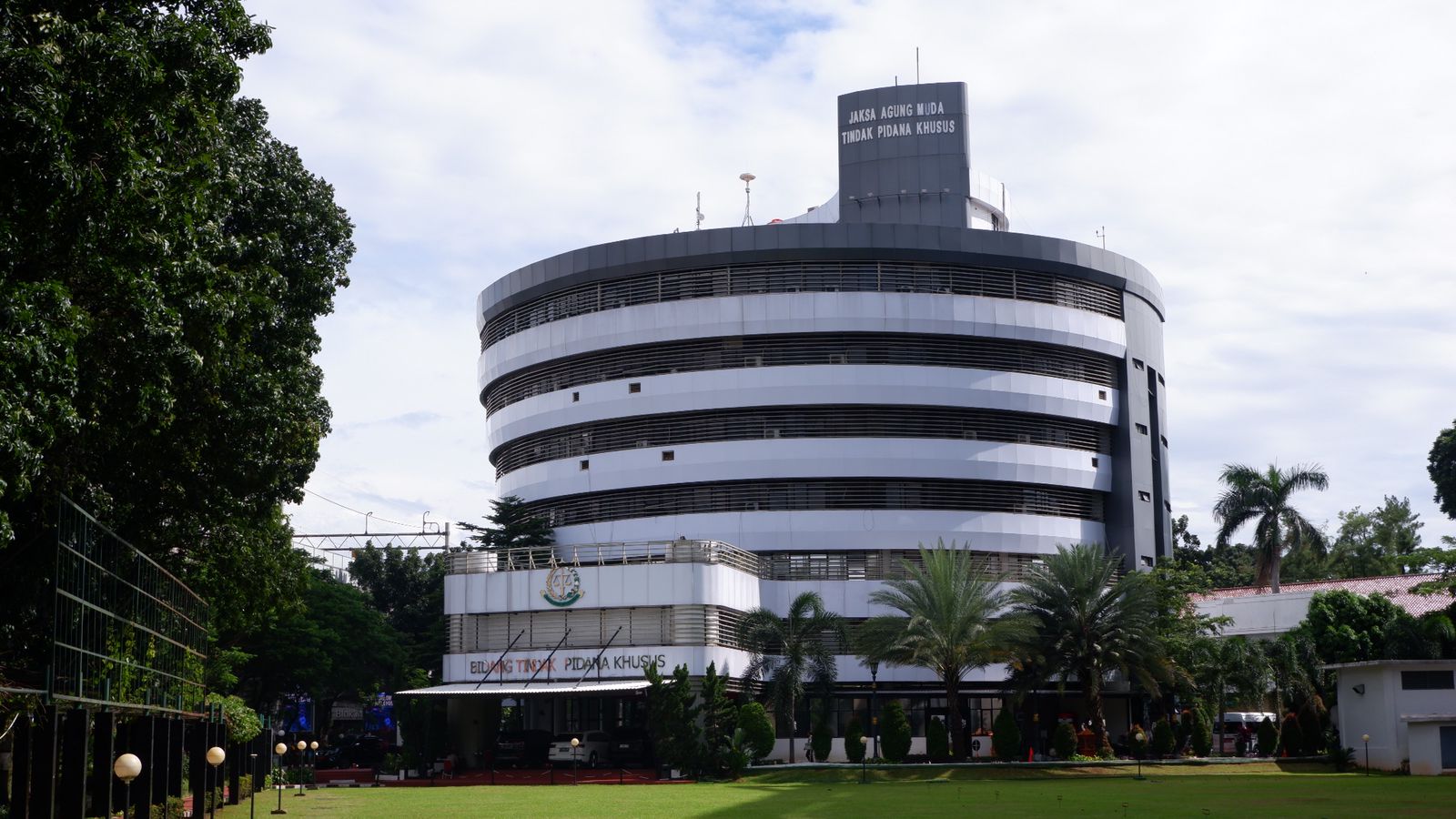 Kejaksaan Agung Memeriksa 6 Orang Saksi Terkait Perkara BAKTI Kementerian Komunikasi dan Informatika Kejaksaan Agung Memeriksa 6 Orang Saksi Terkait Perkara BAKTI Kementerian Komunikasi dan Informatikai