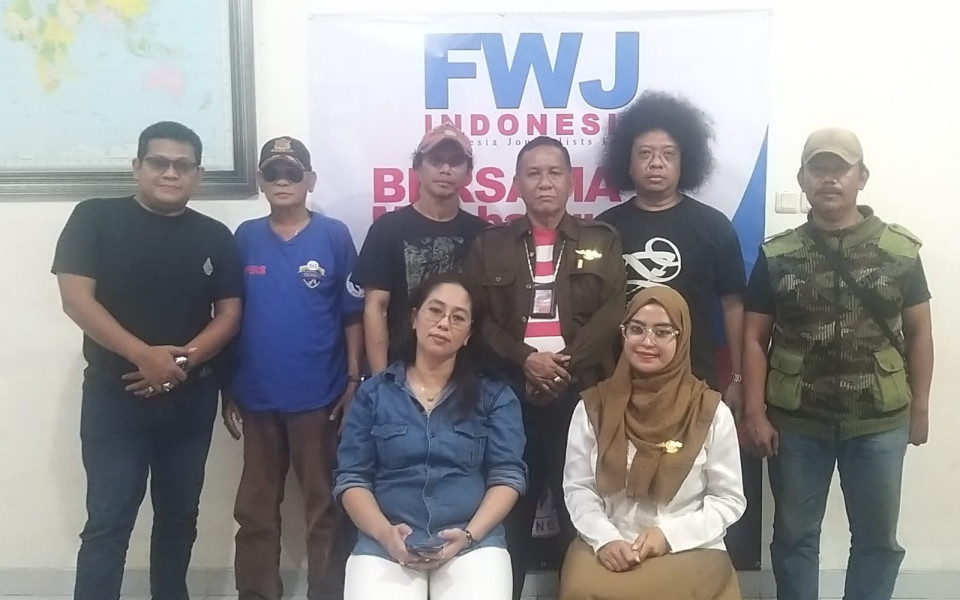 KETUM FORUM WARTAWAN JAYA ( FWJ ) INDONESIA, MINTA KAPOLDA RIAU TINDAK TEGAS GALIAN C ILEGAL. KETUM FORUM WARTAWAN JAYA ( FWJ ) INDONESIA, MINTA KAPOLDA RIAU TINDAK TEGAS GALIAN C ILEGAL.i